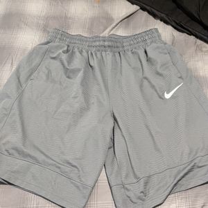 NIKE Men's Layup 2 Shorts